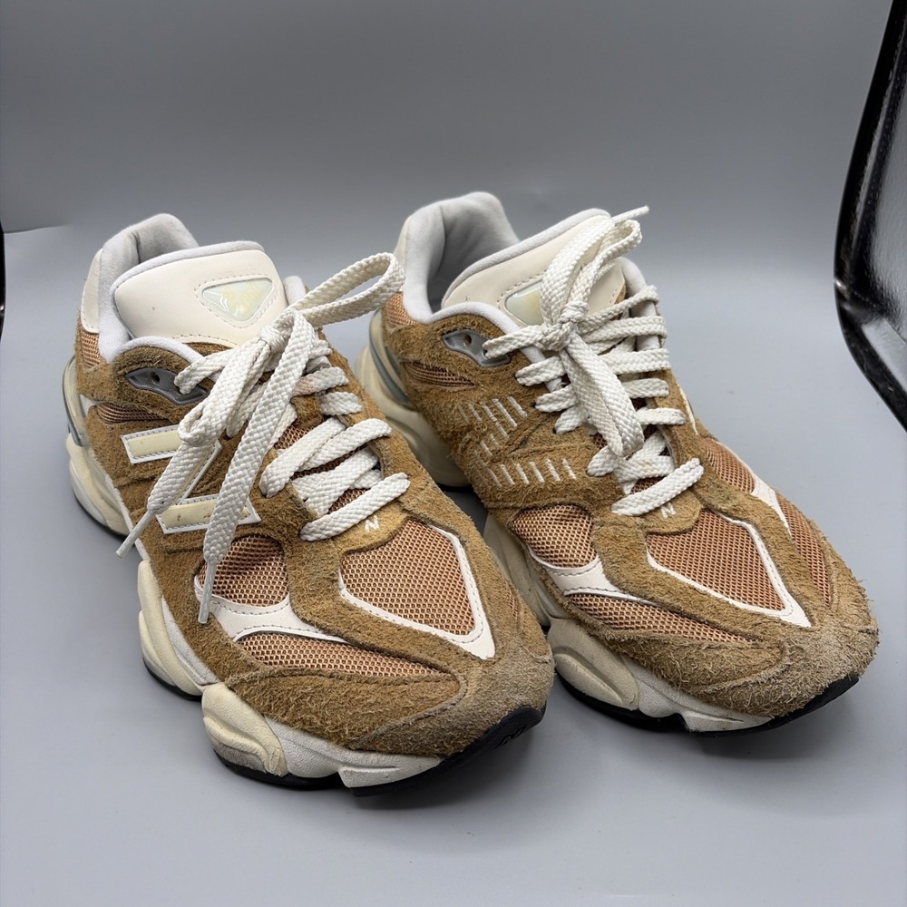 New Balance 9060 shoes Mens 6.5 Sneaker Great Plains Tan White Suede U9060HMT
